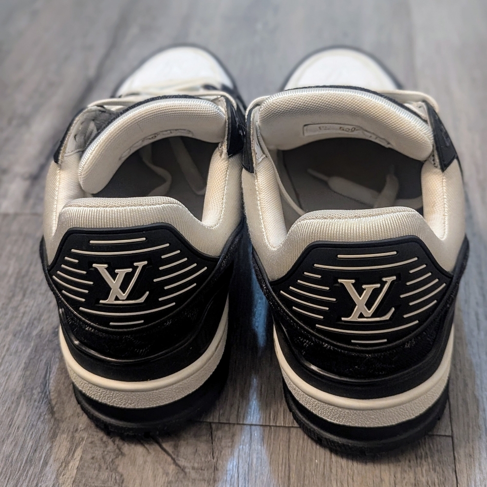 Louis Vuitton Trainers White and Black Sneakers Classic Design - Picture 4 of 10